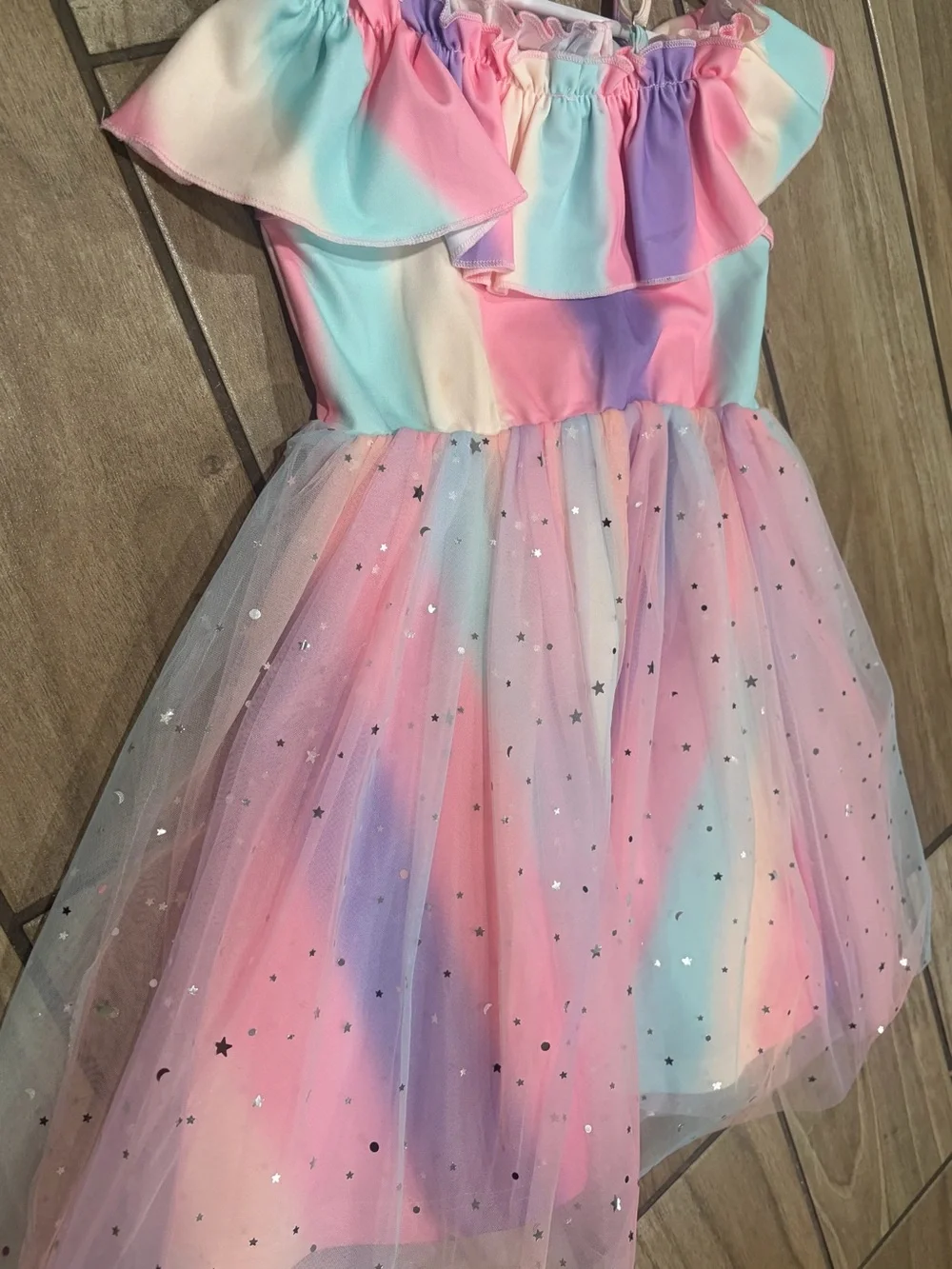 Girls dress with ombré rainbow colors with shiny star glitter like spots size 5